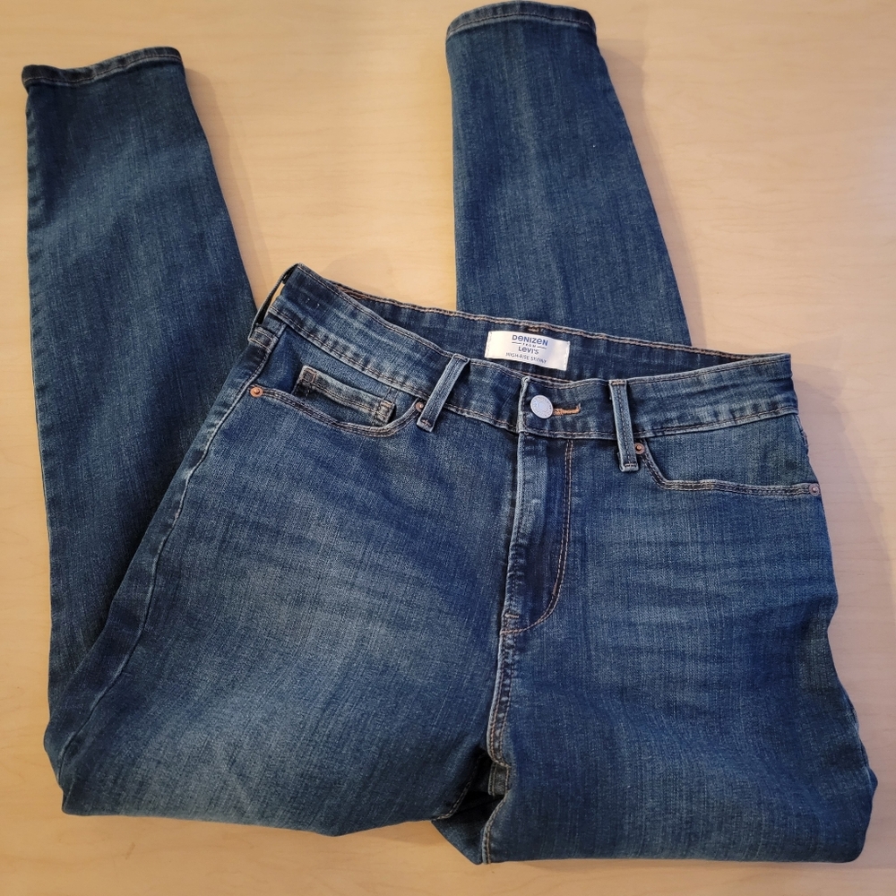 Denizen from Levi's Dark Blue High-Eise Skinny Jeans W27 X L28